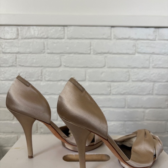 BCBGMaxAzria CHAMPAGNE SATIN HEELS - Picture 6 of 6